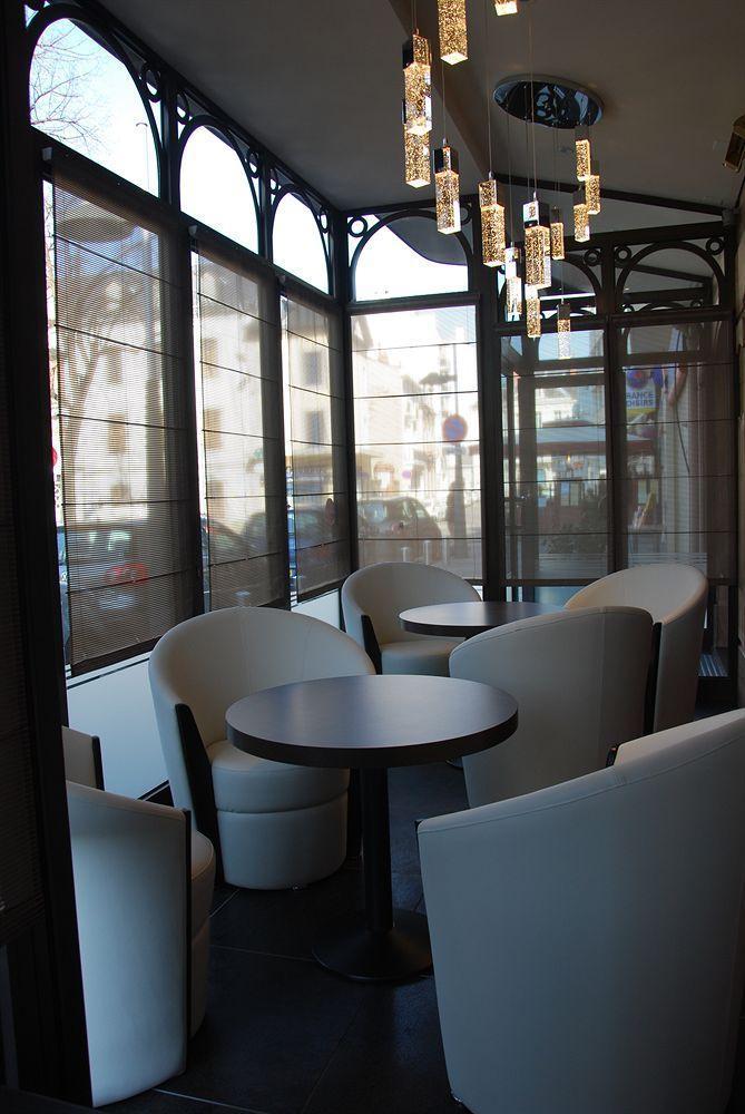 Foch Hotel 3*