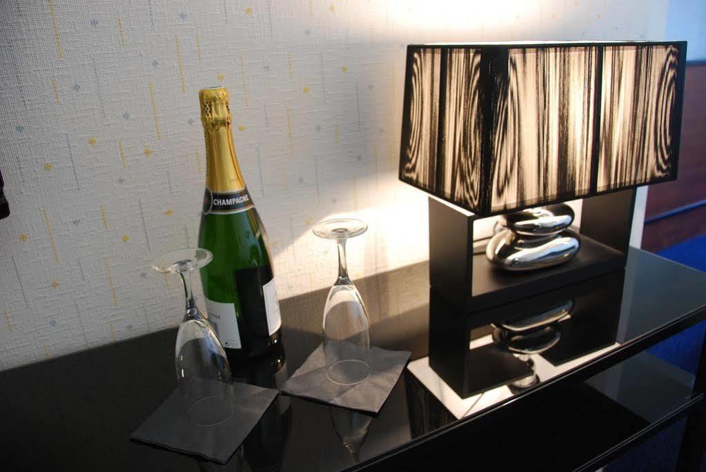 Foch Hotel