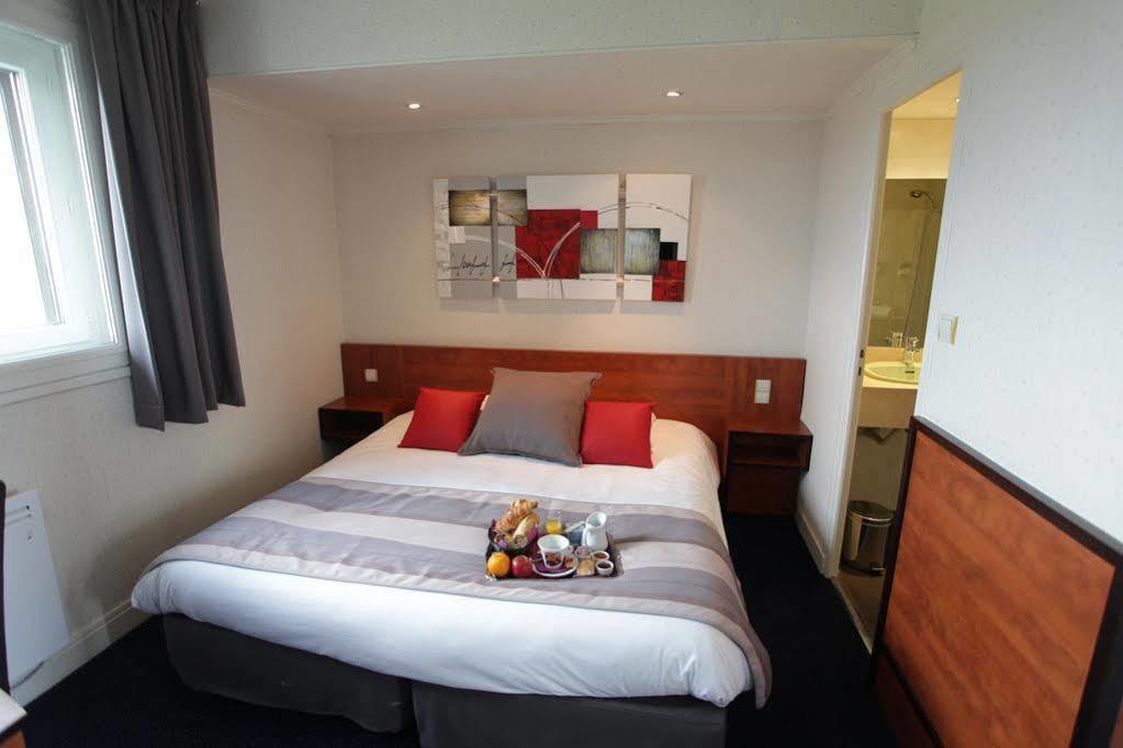 Foch Hotel